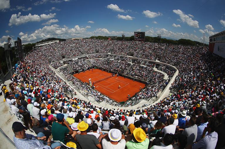 Il campo centrale del Foro Italico a Roma con i sui 10.500 posti stracolmi per gli Internzionali BNL d'Italia