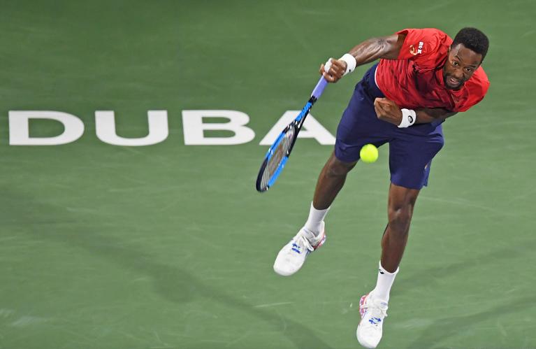 Gael Monfils nella semifinale del torneo di Dubai 2020 contro Novak Djokovic