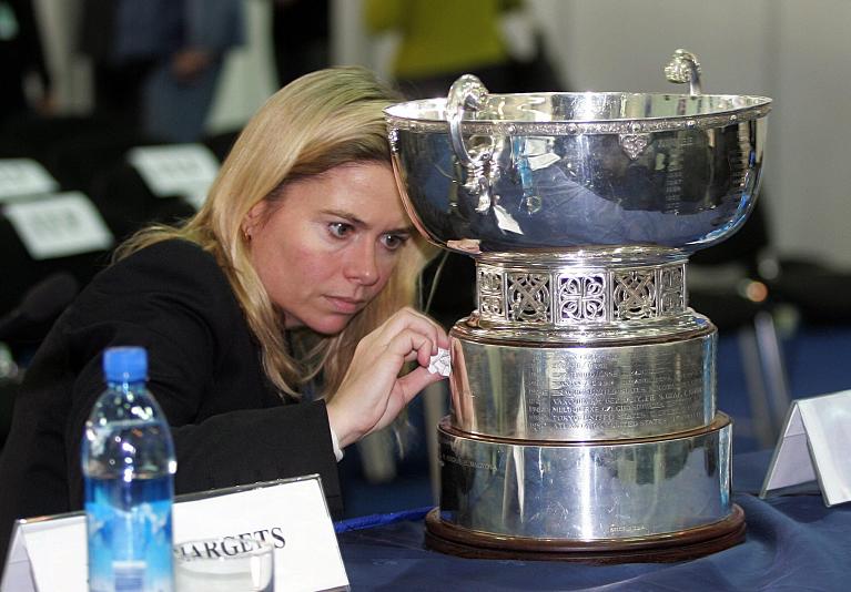 La pulizia della Fed Cup in preparazione di una cerimonia ufficiale