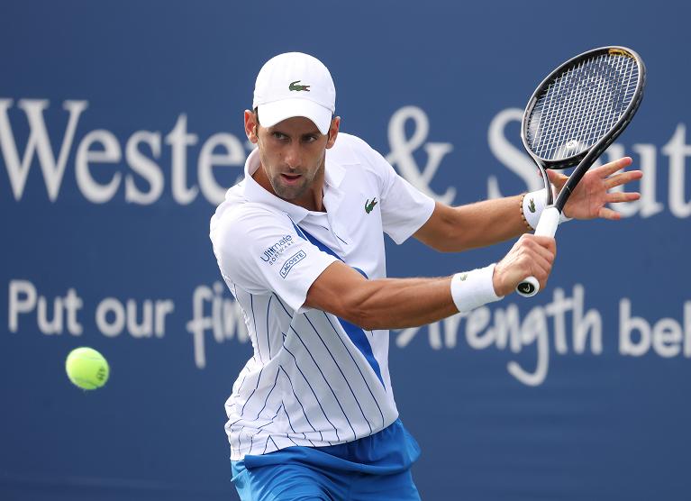 Novak Djokovic ha raggiunto l'ottava semifinale al Wester & Southern Open, un record eguagliato nella storia del torneo