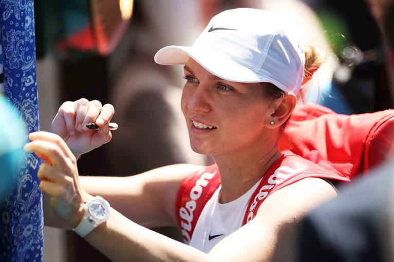 Simona Halep festeggia la seconda semifinale in tre anni all'Australian Open