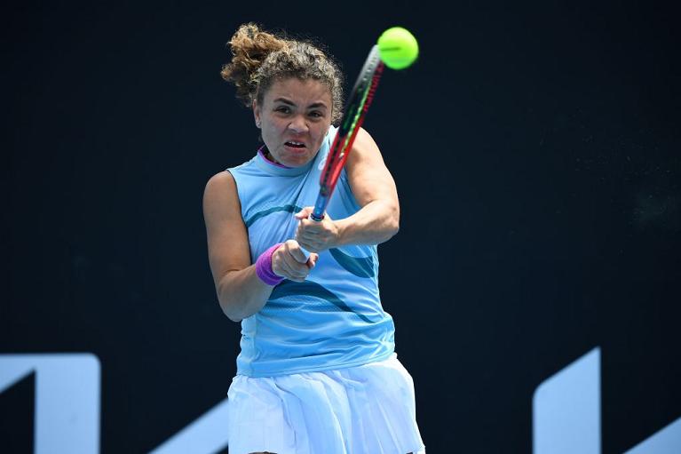 Il rovescio di Jasmine Paolini al WTA Melbourne 2021 (foto Getty Images)