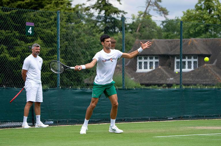 Djokovic in allenamento a Wimbledon con Ivanisevic