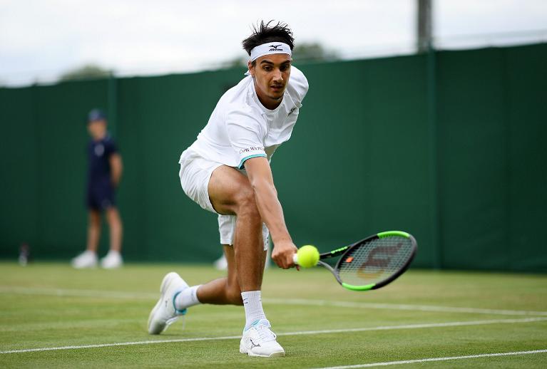 Lorenzo Sonego sfiderà Roger Federer sul Centre Court negli ottavi di finale dei Championships