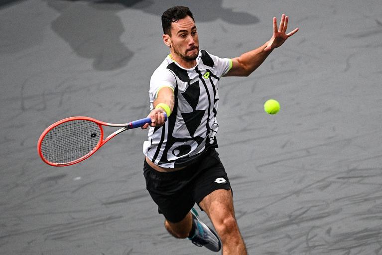 Gianluca Mager colpisce di diritto (foto Getty Images)