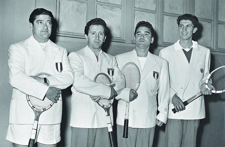 La squadra di Coppa Davis dei primi Anni Cinquanta: da sinistra Marcello Del Bello, Rolando Del Bello, Gianni Cucelli, Fausto Gardini