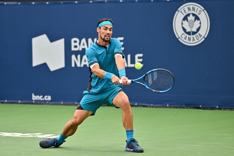 Fabio Fognini colpisce di rovescio (foto Getty Images)