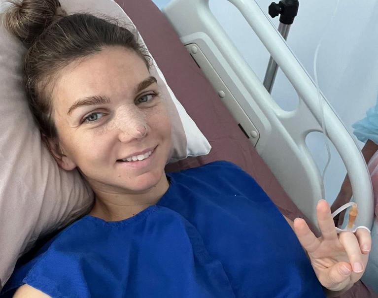 Simona Halep in ospedale dopo l'operazione (Instagram Story)