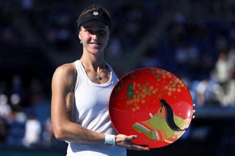 Liudmila Samsonova festeggia il terzo titolo WTA al Toray Pan Pacific Open di Tokyo (Getty Images)