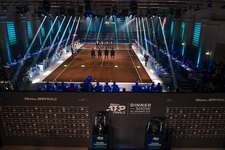 Il campo da tennis di caffé dove si è svolto il Dinner Show delle Nitto ATP Finals alla Nuvola Lavazza (Foto Francesca Grana)