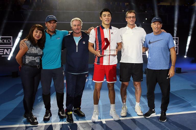 Il team di Brandon Nakashima, con mamma Christina: da sin. Douglas Cordero, Eduardo Infantino, Claudio Zimaglia e Franco Davin (Foto Giampiero Sposito)
