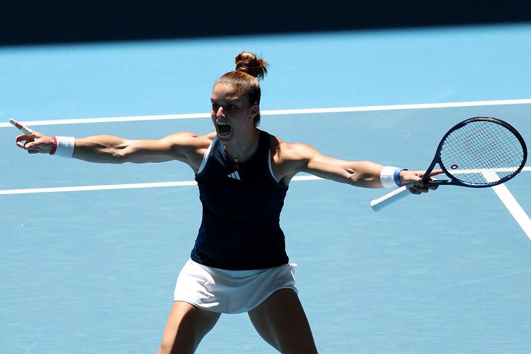 La gioia di Maria Sakkari che vale il primo posto nel Gruppo A di United Cup (Foto Getty Images)