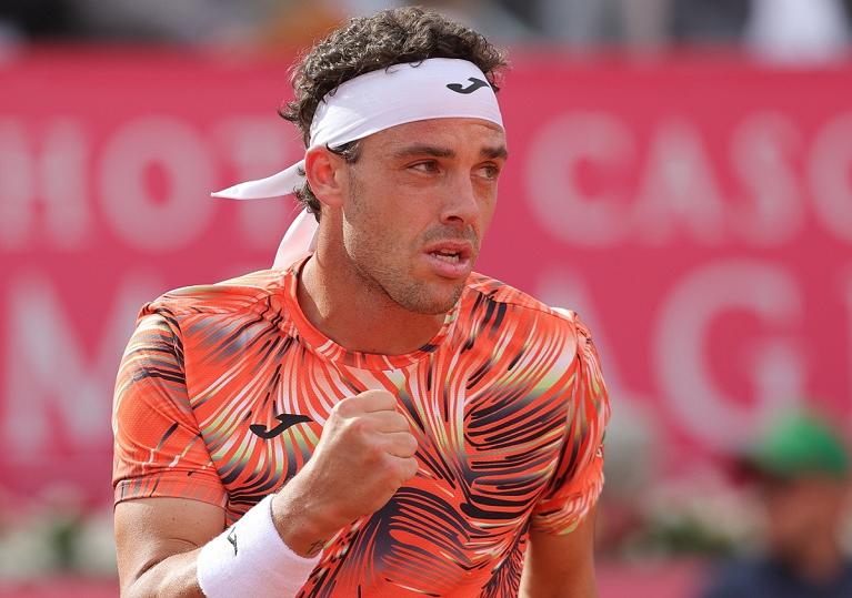 Marco Cecchinato esulta (foto Facebook Millennium Open)