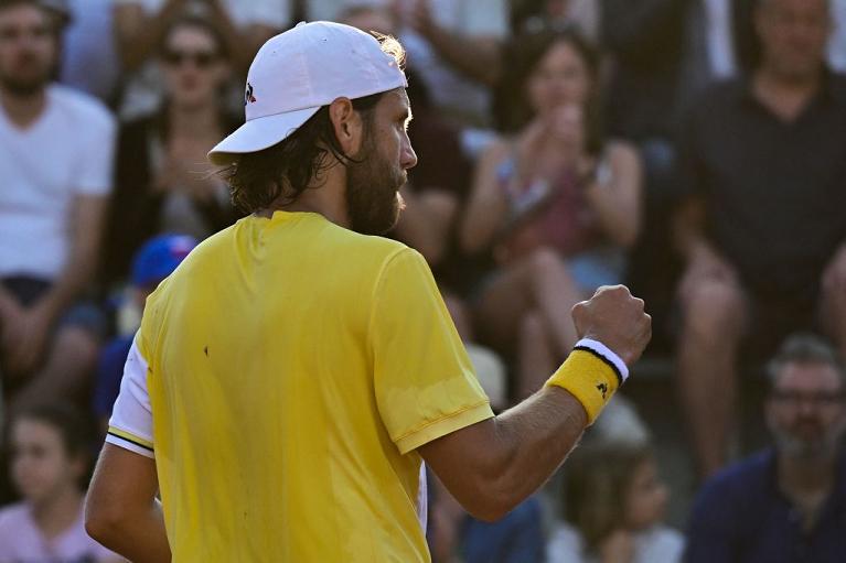 Un'esultanza di Lucas Pouille al Roland Garros (Getty Images)