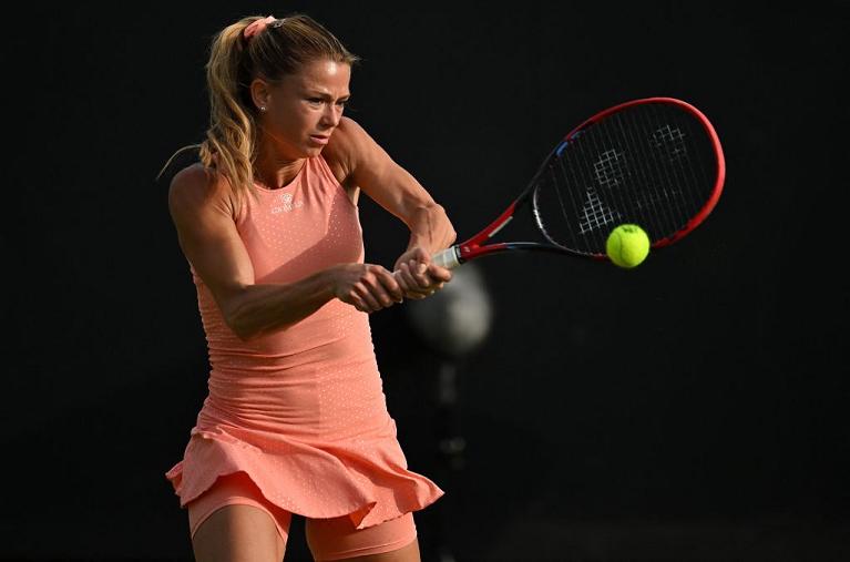 Il rovescio di Camila Giorgi (foto Getty Images)