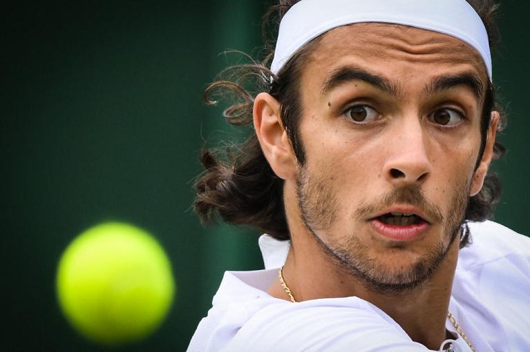 Lorenzo Musetti in azione a Wimbledon (Getty Images)