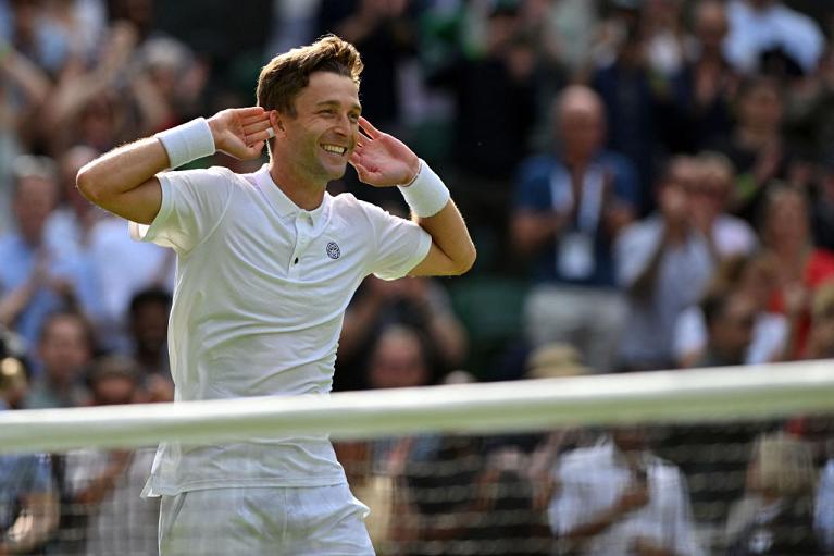 L'esultanza di Liam Broady dopo la vittoria su Casper Ruud a Wimbledon (Getty Images)