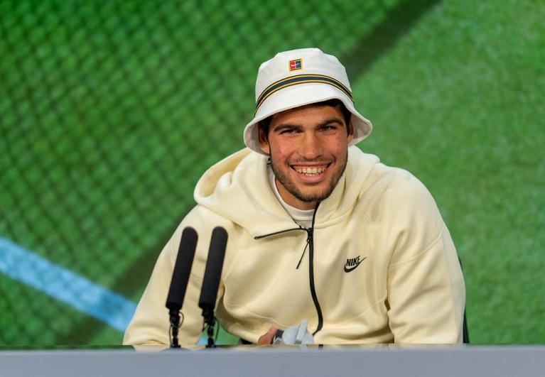 Carlos Alcaraz in conferenza stampa dopo il titolo vinto a Wimbledon (Getty Images)
