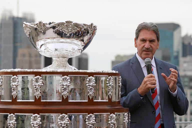 David Haggerty con la Coppa Davis (Foto Getty Images)