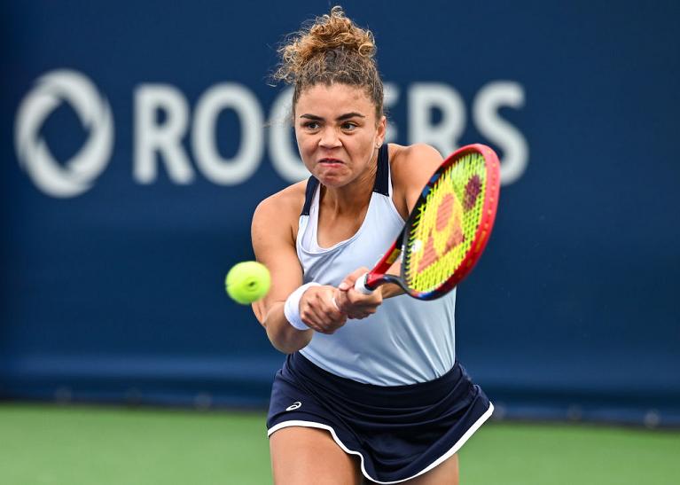 Jasmine Paolini colpisce di rovescio (foto Getty Images)