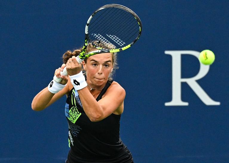 Il movimento di chiusura del rovescio di Lucia Bronzetti (foto Getty Images)