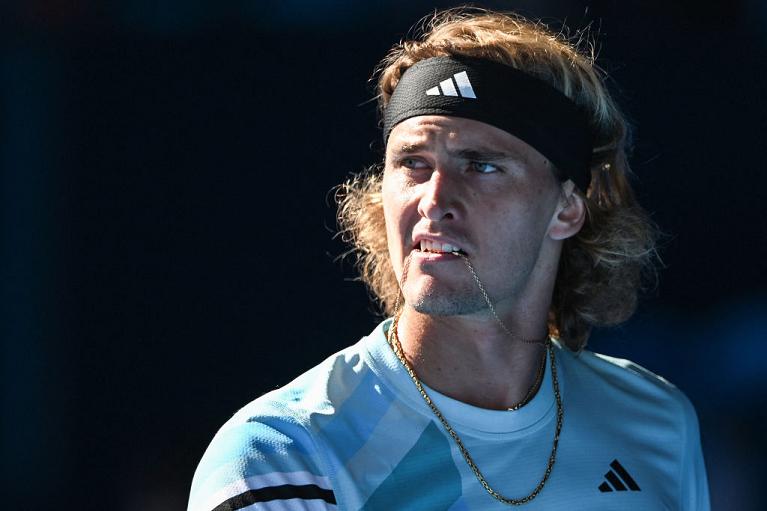 Alexander Zverev sconfitto al primo turno all'ATP 500 di Tokyo (Getty Images)