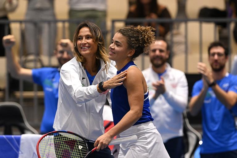 BJK Cup Finals 2023: la felicità di Tathiana Garbin e Jasmine Paolini (foto Puglia)