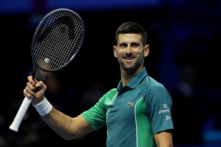 Novak Djokovic saluta il pubblico (foto Sposito/FITP)