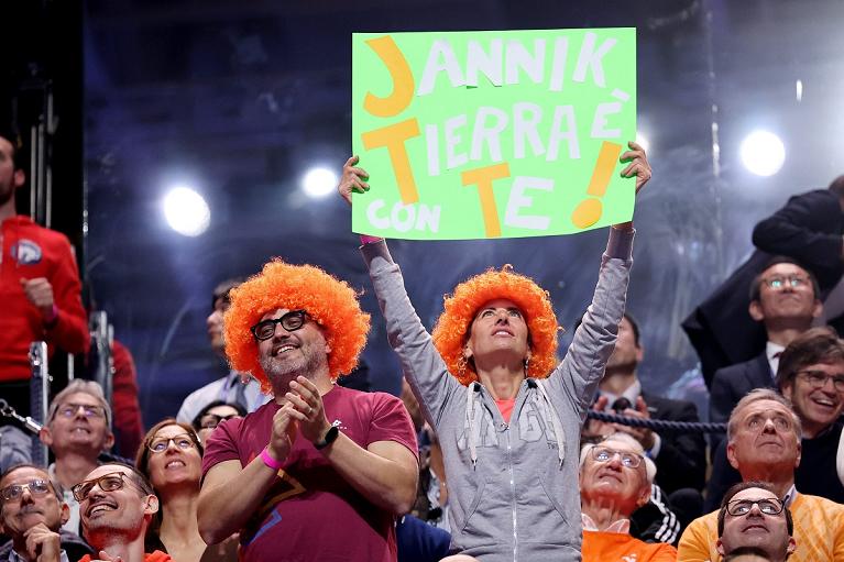 Tifosi di Jannik Sinner al Pala Alpitour durante le Nitto ATP Finals (Foto Sposito/FITP)