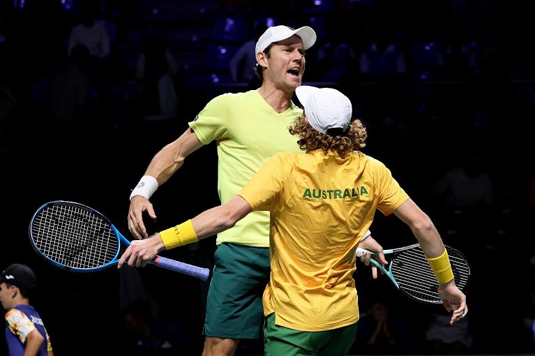 Matthew Ebden e Max Purcell festeggiano la semifinale conquistata in Coppa Davis (Foto Sposito/FITP)