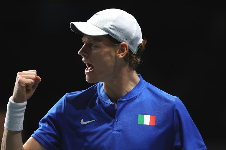 L'esultanza di Jannik Sinner alle Davis Cup Finals di Malaga (Sposito/FITP)