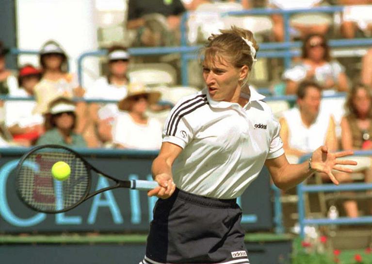 Steffi Graf in azione a Indian Wells (Getty Images)