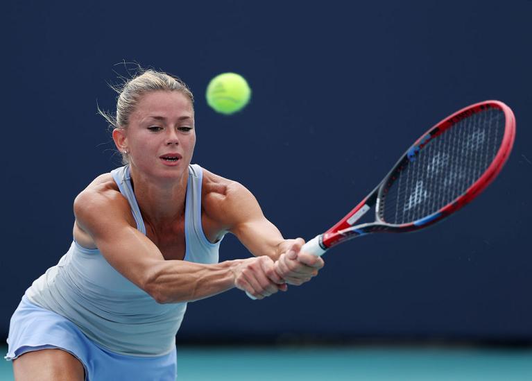 Un recupero in allungo di Camila Giorgi (foto Getty Images)