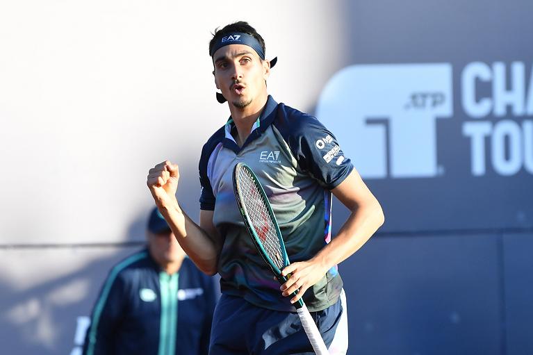 Lorenzo Sonego in azione al Sardegna Open (Foto Francesco Panunzio)