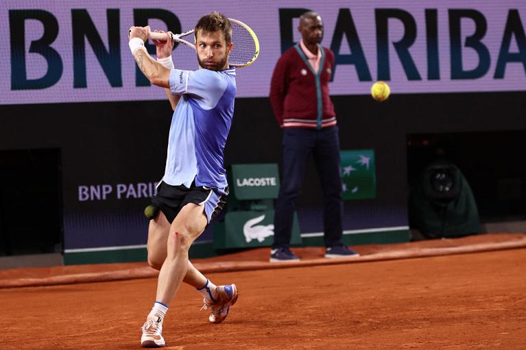 Corentin Moutet in azione al Roland Garros (Getty Images)