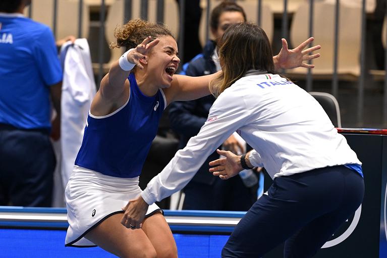 BJK Cup Finals 2023: tutta la gioia di Jasmine Paolini e Tathiana Garbin (foto Puglia)