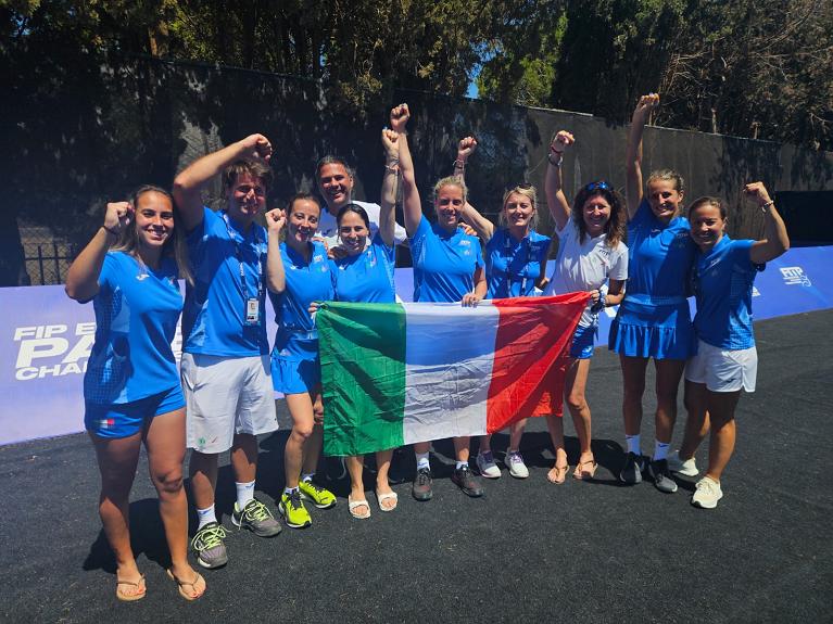 La gioia dell'Italia per la qualificazione alla semifinale ai FIP European Padel Championships a Cagliari (Foto FITP)