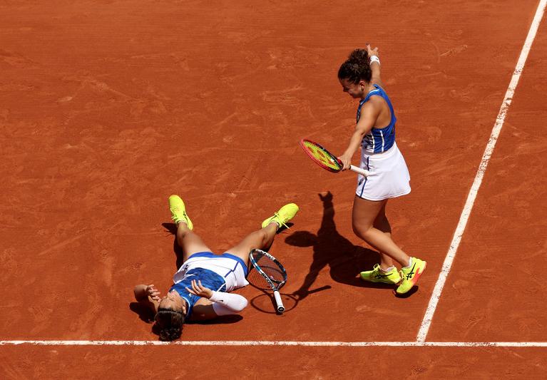 Tutta la gioia di Sara Errani e Jasmine Paolini (foto Getty Images)