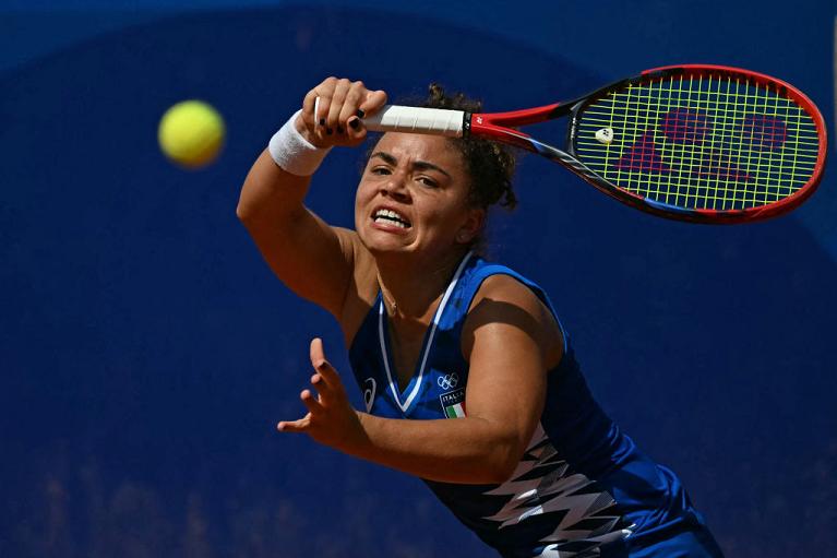 Un recupero di diritto di Jasmine Paolini (foto Getty Images)