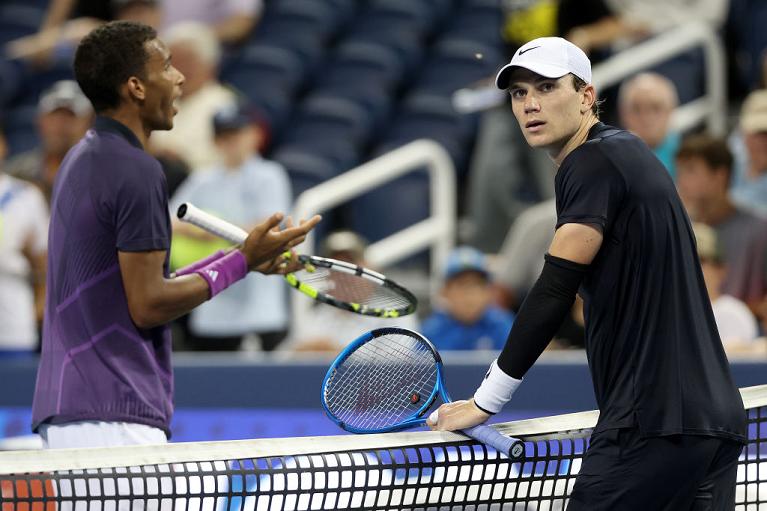 Jack Draper e Felix Auger-Aliassime discutono dopo il match point a Cincinnati (Getty Images)