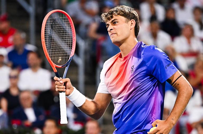 Tutta la grinta di Flavio Cobolli (foto Getty Images)