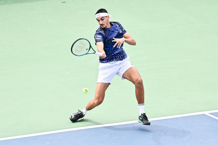 Lorenzo Sonego colpisce di diritto (foto Getty Images)