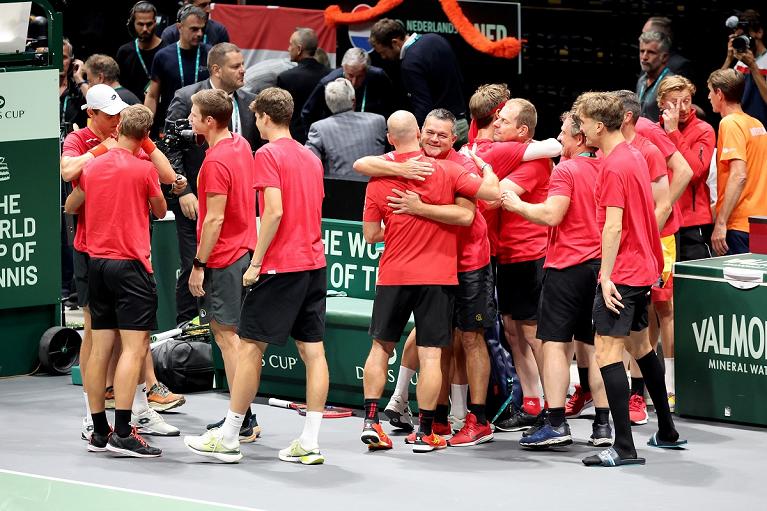 La festa del Belgio per la vittoria sull'Olanda a Bologna in Coppa Davis (foto Sposito/FITP)