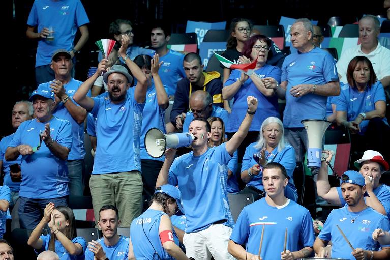 Tifosi azzurri (foto Sposito FITP)