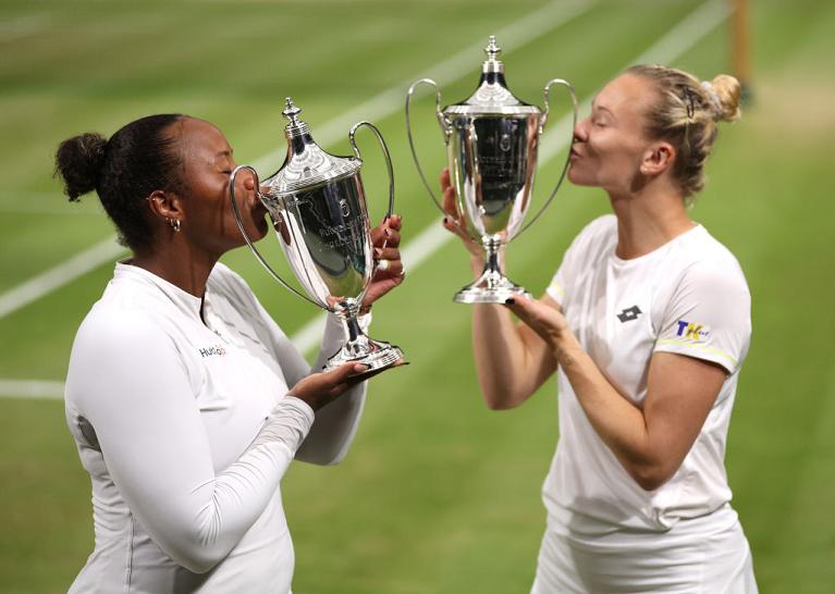 Taylor Townsend e Katerina Siniakova, campionesse a Wimbledon in doppio femminile (Getty Images)