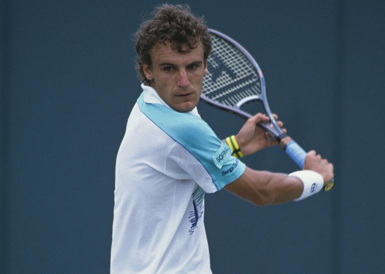 Mats Wilander al Lipton International nel 1988 gioca un rovescio