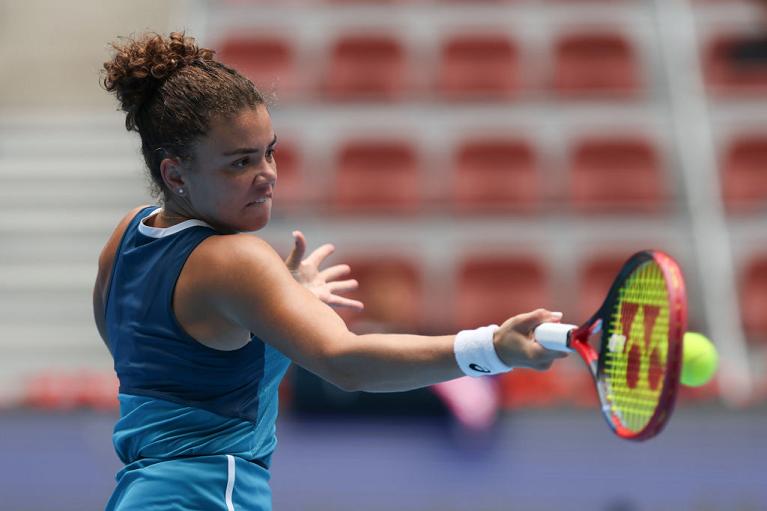 Jasmine Paolini colpisce di diritto (foto Getty Images)