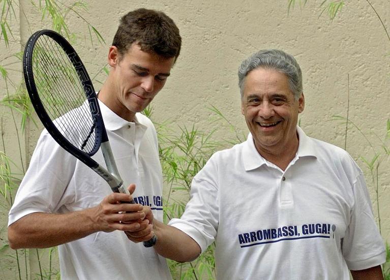 Kuerten offre la racchetta con cui ha vinto le Nitto ATP Finals 2000 all'allora presidente del Brasile Henrique Cardoso (Getty Images)