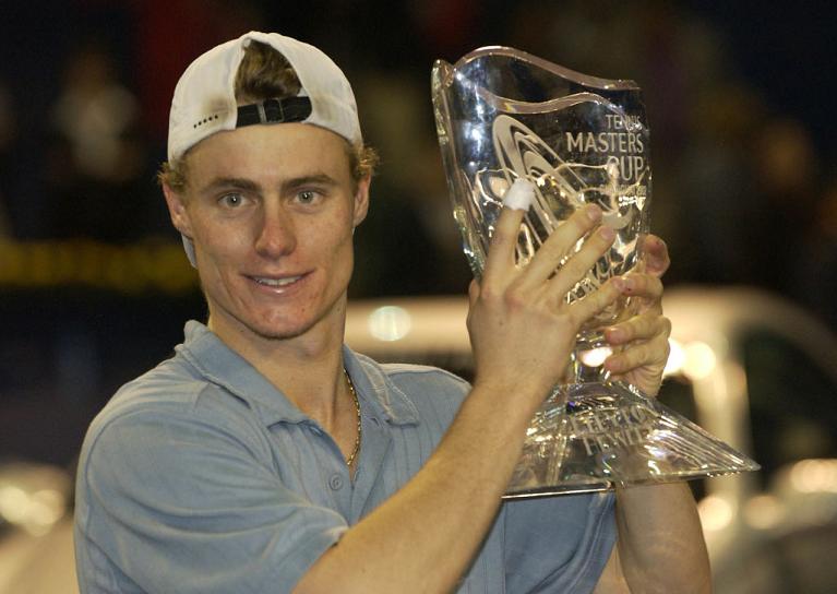 Lleyton Hewitt con il trofeo delle Nitto ATP Finals 2002 (Getty Images)