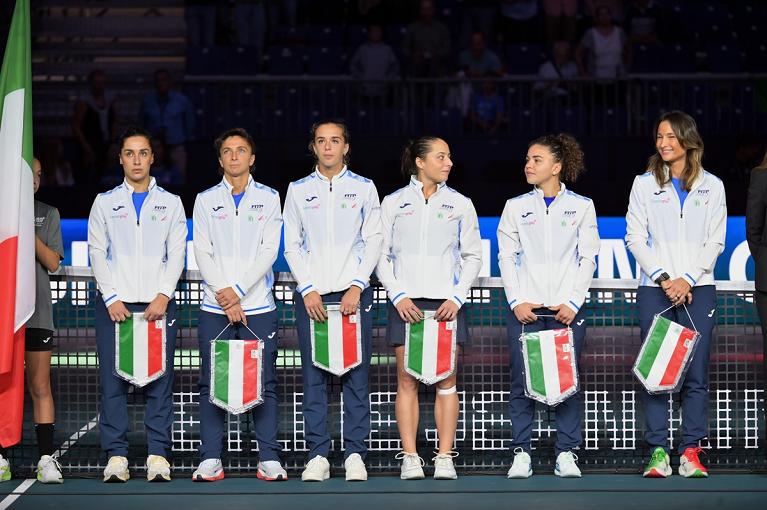 La nazionale italiana schierata prima di affrontare il Giappone (Fioriti/FITP)